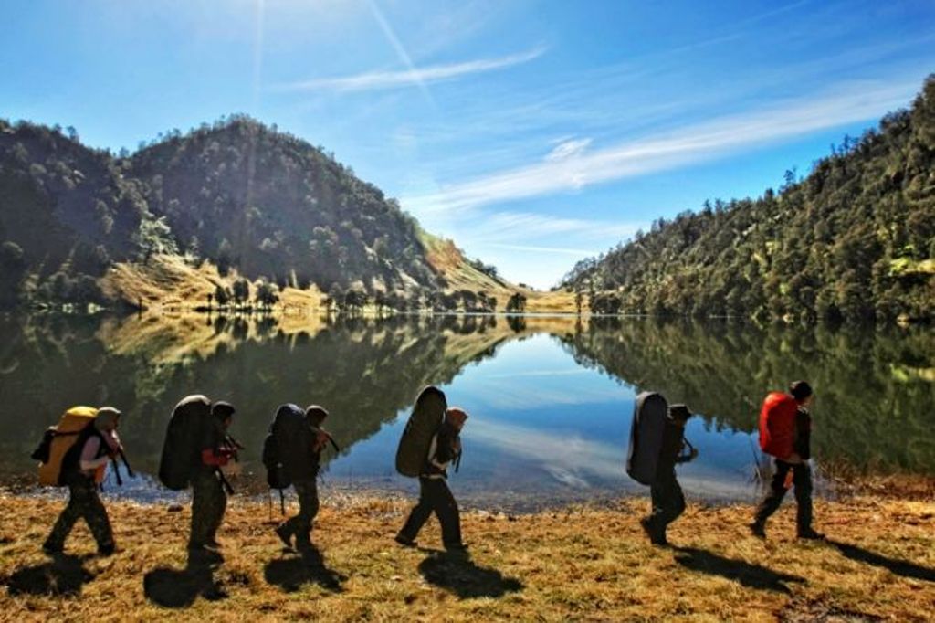 Pencarian Dihentikan, Pendaki Swiss Dipastikan Hilang di Semeru