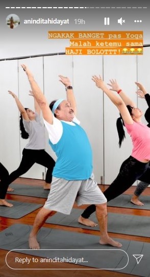 Haji Bolot Ikut Kelas Yoga, Netizen: Girang Banget!