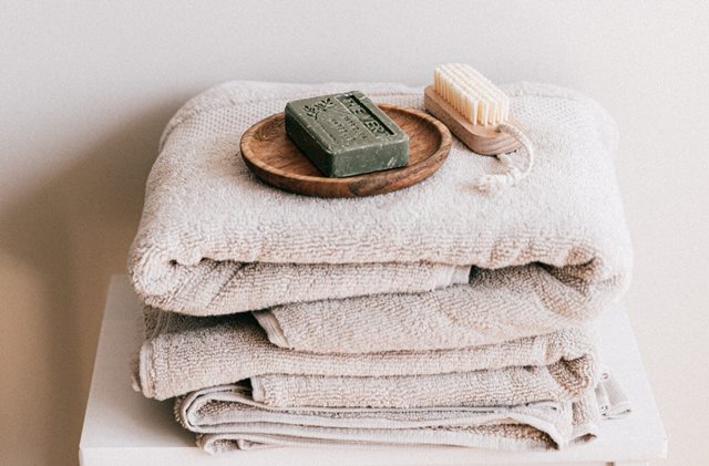 kenapa handuk bau walau sudah dicuci