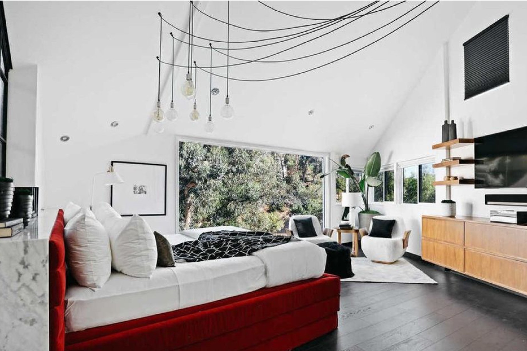 Hasley Jual Rumah Bergaya Modern di Los Angeles