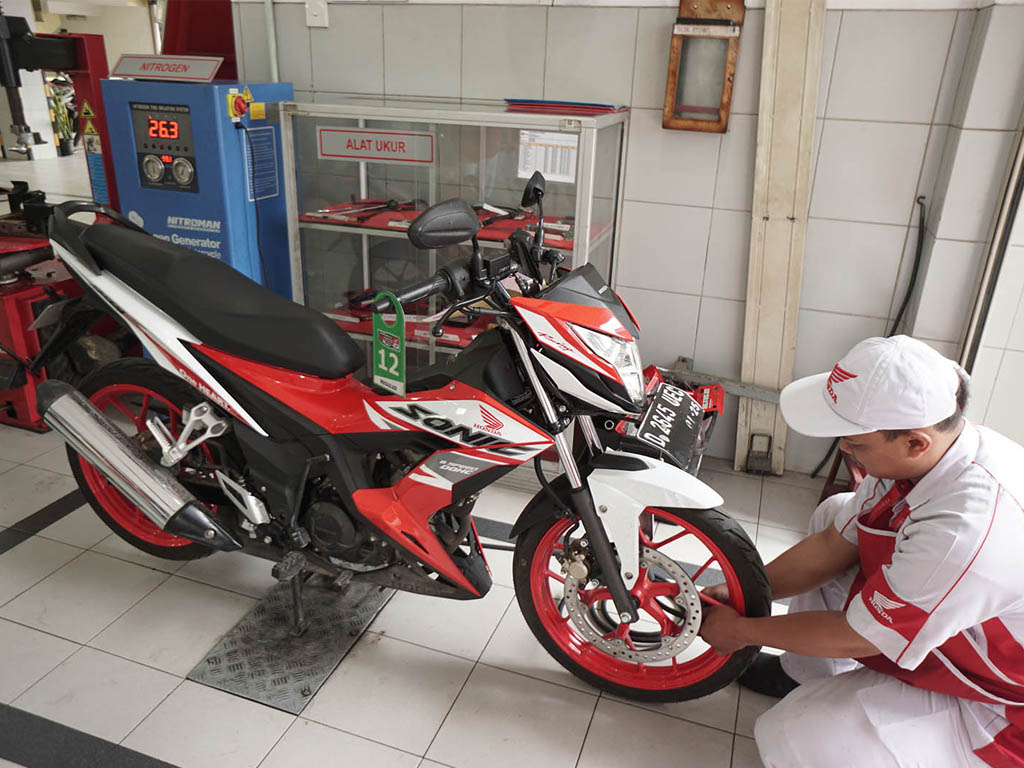 Merawat Motor, 11 Hal Bisa Dilakukan Sendiri saat Musim Hujan