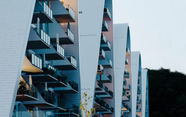 11 Tahun Membangun Apartemen 'Ombak'