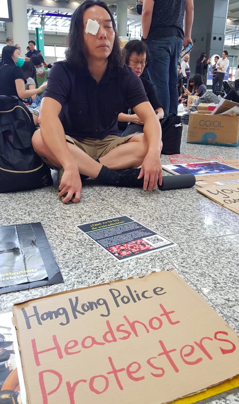 Pedemo Masih Bertahan di Bandara Hong Kong
