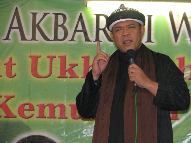 Musisi Rock Senior Yang Berubah Jadi Alim