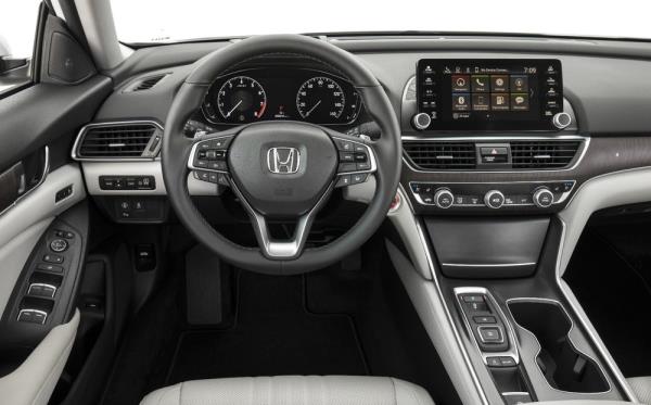 Honda Accord 2018, Si Anggun nan <i>Sporty</i>