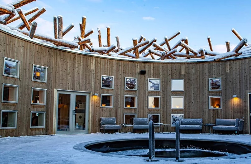 Arctic Bath, Hotel Apung Menyerupai Sarang Burung