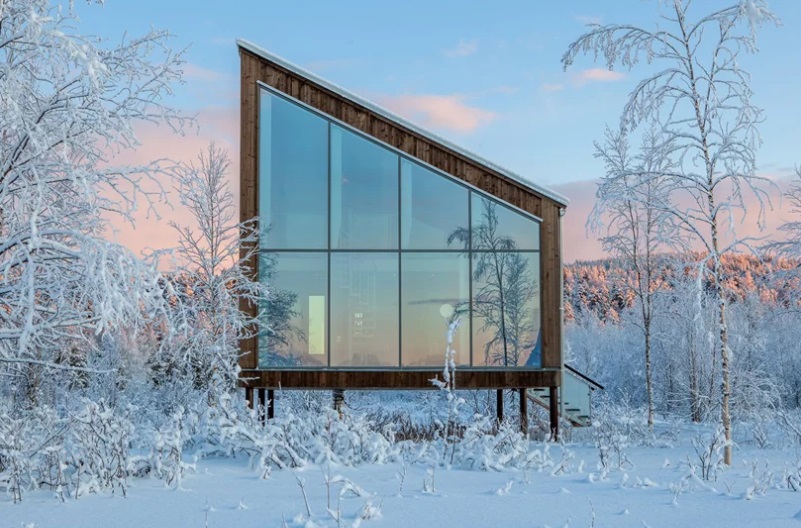 Arctic Bath, Hotel Apung Menyerupai Sarang Burung