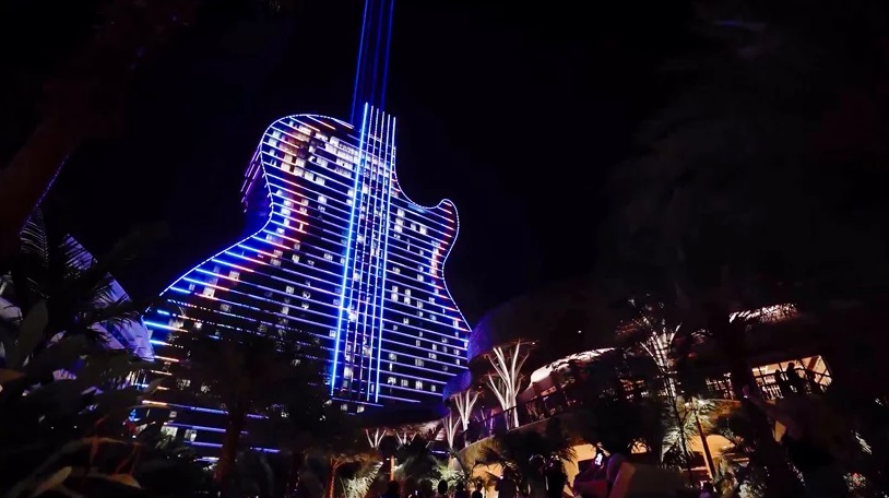 Hotel Hard Rock Berbentuk Gitar di Florida