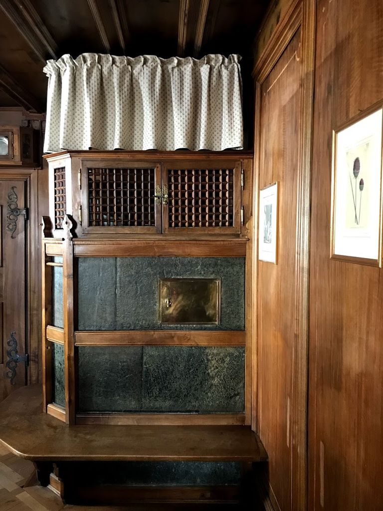 Rumah Tua Ini Hidup di Dalam Hotel