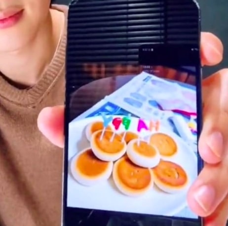 Unik! Ini Hadiah Ulang Tahun Jimin dari Member BTS