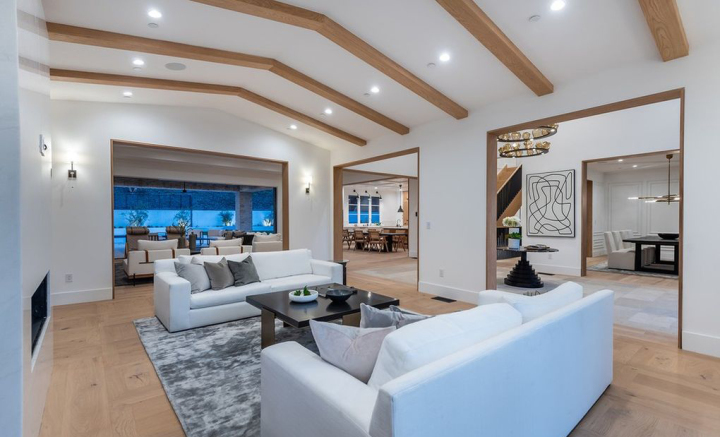 Juri America's Got Talent Jual Rumah Rp150 Miliar
