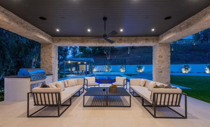 Juri America's Got Talent Jual Rumah Rp150 Miliar