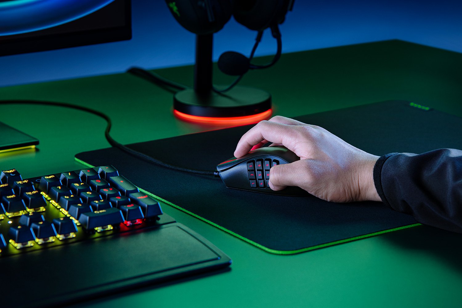 3 Berita Teknologi Terpopuler, Review Cyberpunk 2077 hingga Razer Naga X
