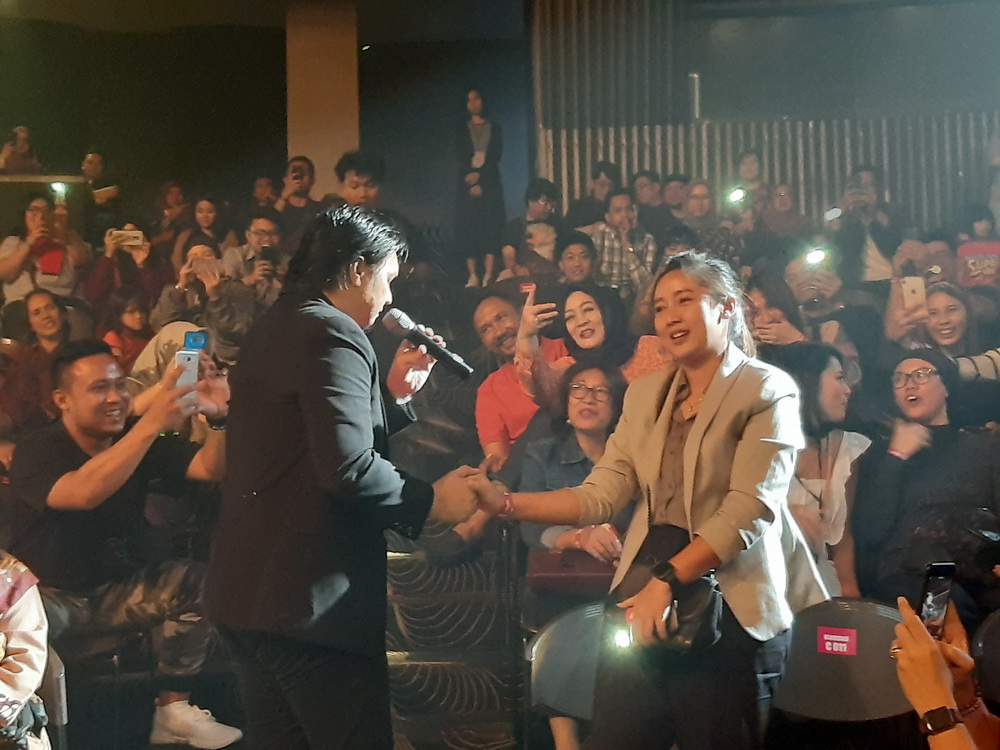 Tawa dan Air Mata di Konser Reuni Jikustik Jakarta