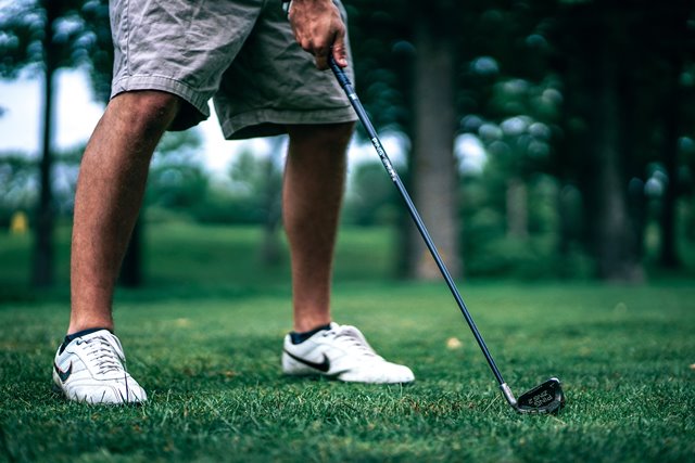 Penderita Osteoporosis, Hindari Olahraga Golf