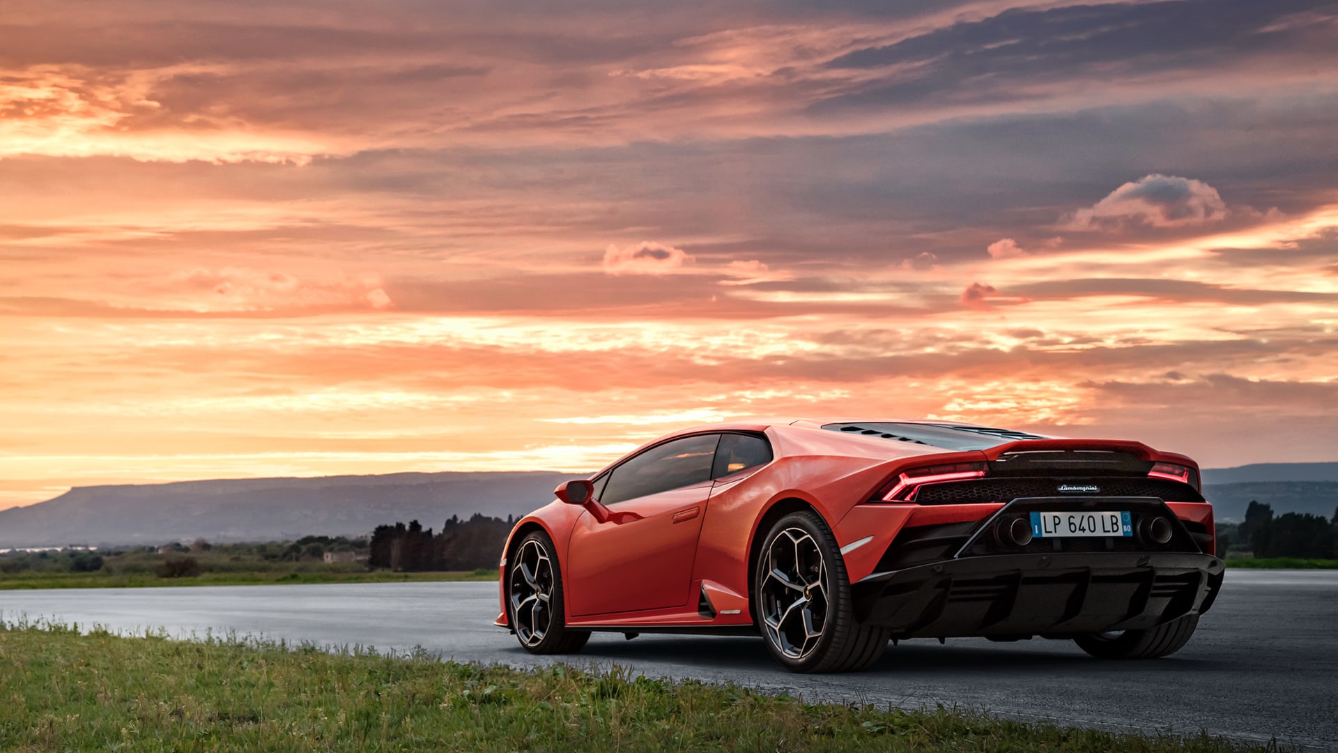 Lamborghini Huracan Evo Suguhkan Sistem Aerodinamis Terbaru