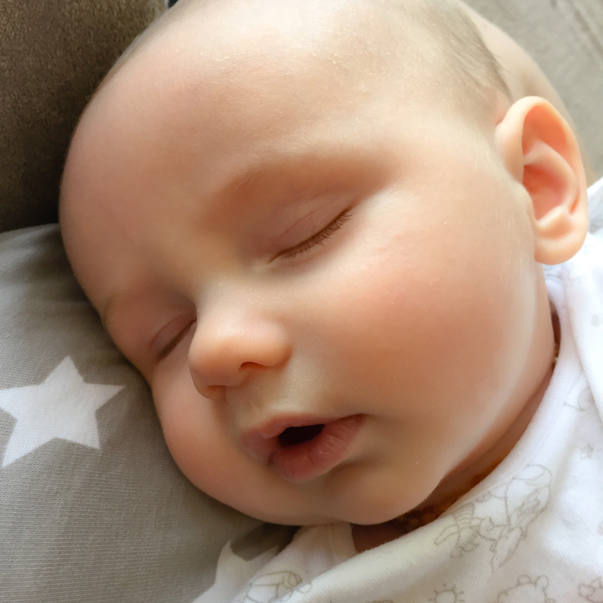 Ketahui Pola Tidur Bayi dari Umur 0-24 Bulan