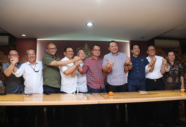 Memburu Bukti Kartel Pesawat