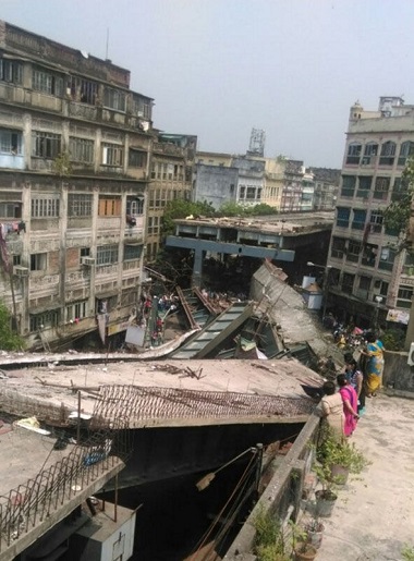 Jembatan Layang Ambruk di India, 10 Orang Tewas