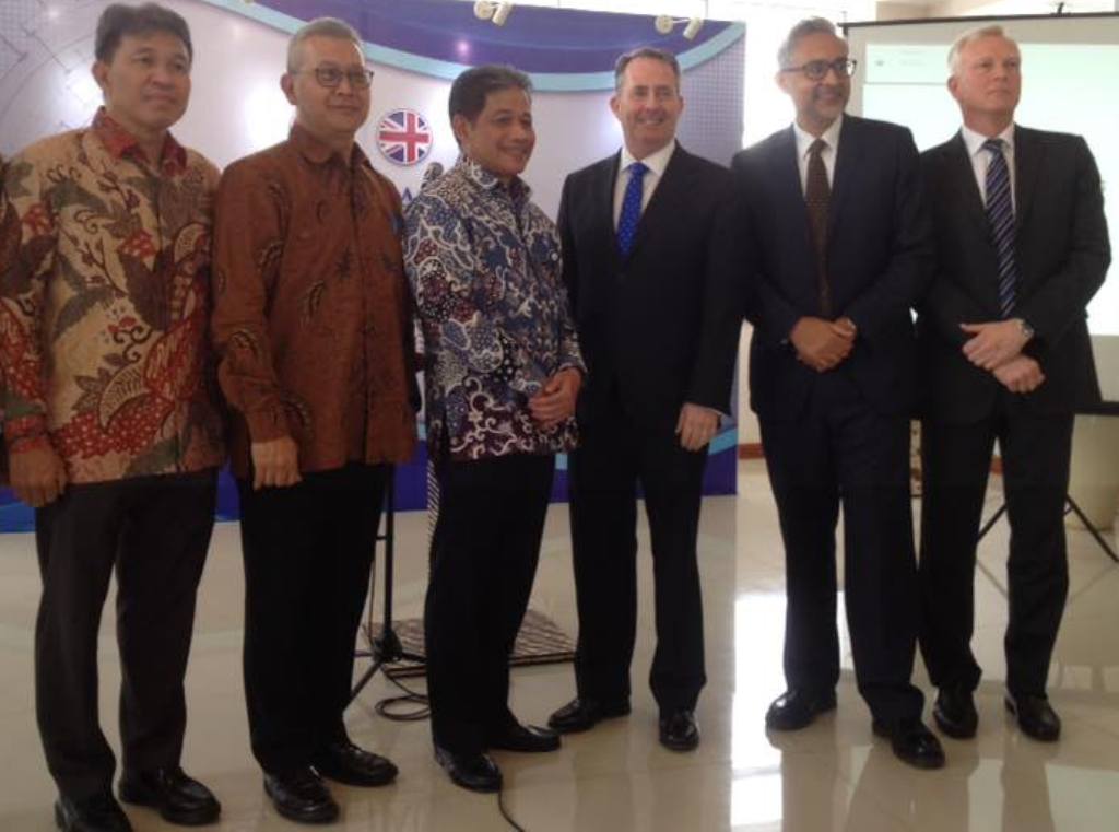 Indonesia-Inggris Kembangkan Satelit untuk Berantas Pencurian Ikan