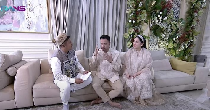 Irfan Hakim mewawancarai Raffi Ahmad dan Nagita Slavina. Foto: Youtube Rans Entertainment
