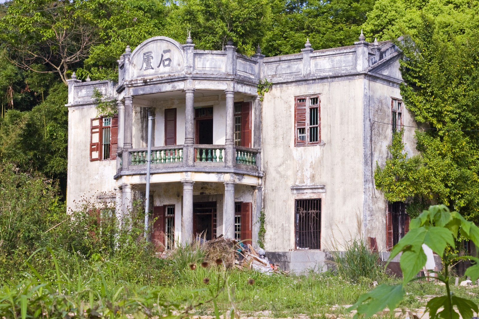 5 Bangkai Istana yang Memukau