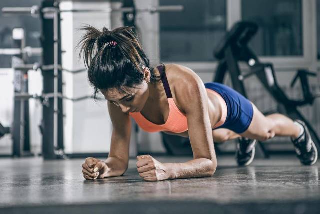 Berapa Lama Durasi Plank yang Tepat?