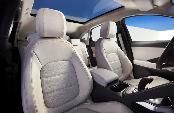 E-Pace, <i>Small</i> SUV Murah  ala Jaguar