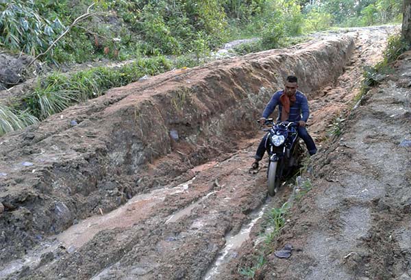 20 Tahun Jalur Maut Menghantui Warga Manggarai Timur