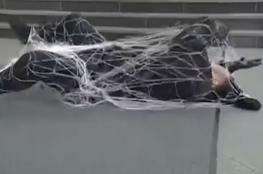 Senjata Aneh dari Jepang, Tembakkan Jaring ala Spider-Man