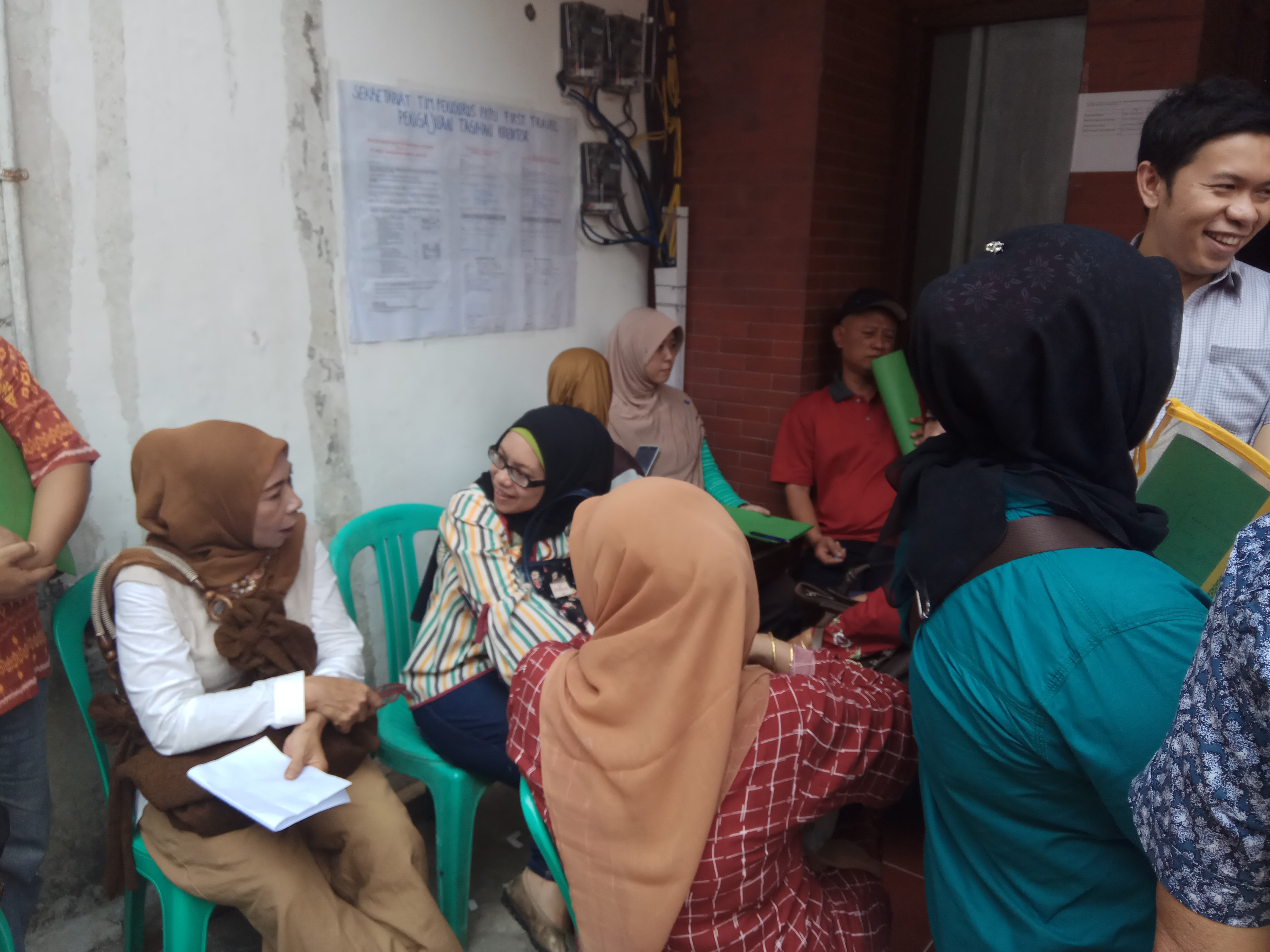Korban Memadati Kantor PKPU First Travel
