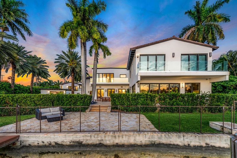 Jennifer Lopez dan Ben Affleck Sewa Rumah Rp1,8 Miliar per Bulan