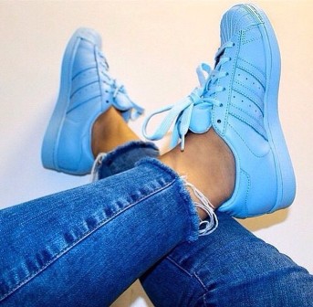 Kembalinya Tren <i>Fashion</i> 90'an di Akhir Tahun