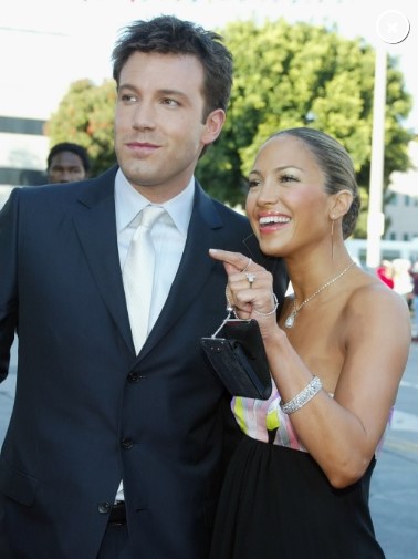 Jennifer Lopez dan Ben Affleck pernah bertunangan pada 2002. Sumber: Page Six
