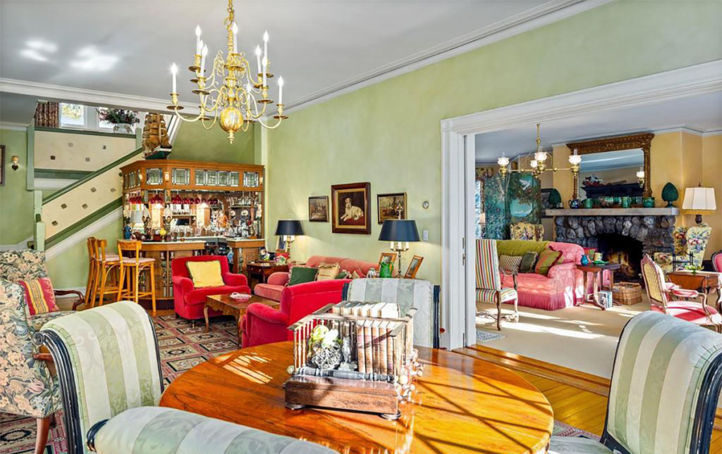 Bak Istana, Rumah Mewah John Travolta Punya 20 Kamar