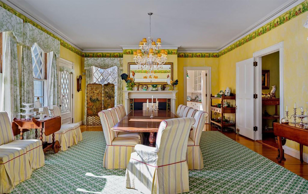 Bak Istana, Rumah Mewah John Travolta Punya 20 Kamar