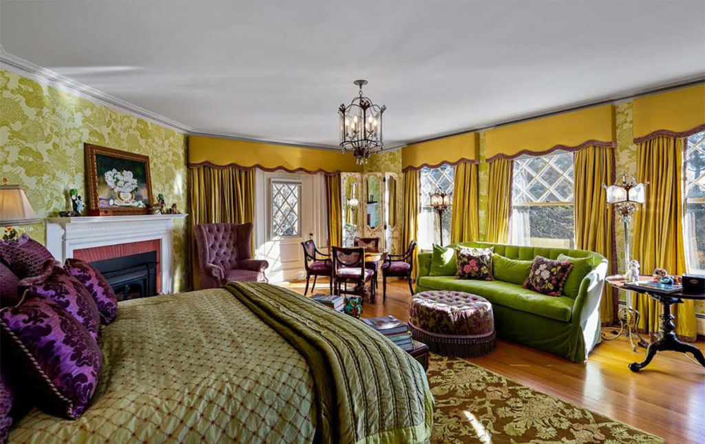 Bak Istana, Rumah Mewah John Travolta Punya 20 Kamar