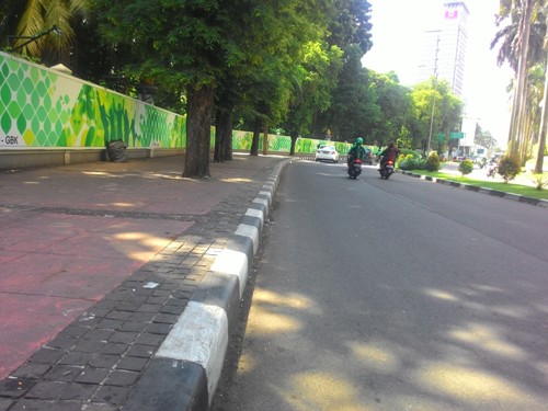 Hindari Razia, Joki 3 in 1 Kini Bergaya Karyawan Kantor