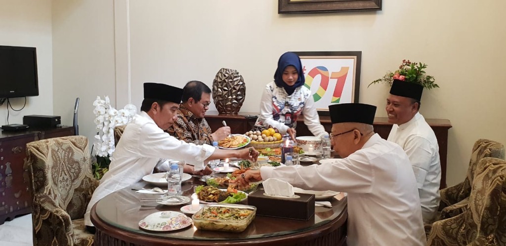 Jokowi Sempatkan Makan Siang Bareng Ma'ruf
