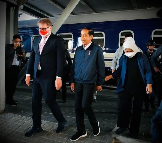 Rekap Aktivitas Jokowi Selama di Ukraina, Kunjungi Apartemen Rusak dan Volodymyr Zelenskyy