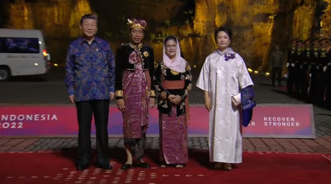 Kenakan Pakaian Adat Bali, Presiden Jokowi Jamu Kepala Negara G20 di GWK
