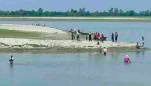 Tolak Divaksin, Warga Desa di India Kabur Kemudian Lompat ke Sungai
