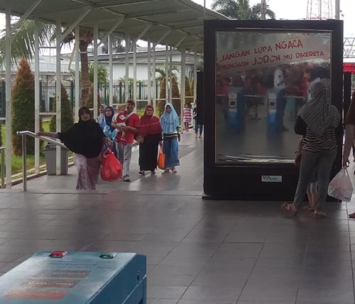 Jangan Lupa <i>Ngaca</i>, Mungkin Jodohmu di Kereta