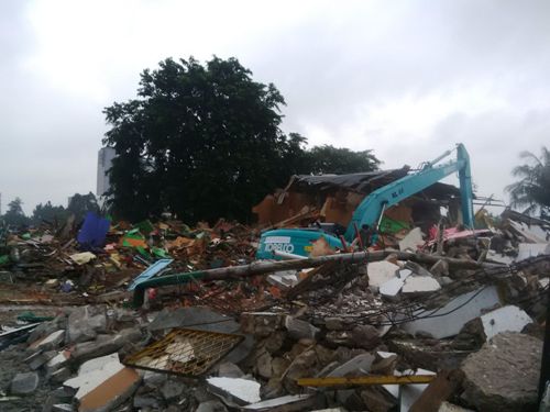 Ahok Saksikan Pembongkaran Kalijodo dari Televisi