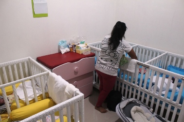 Begini Serunya Mengasuh Lima Bayi Kembar