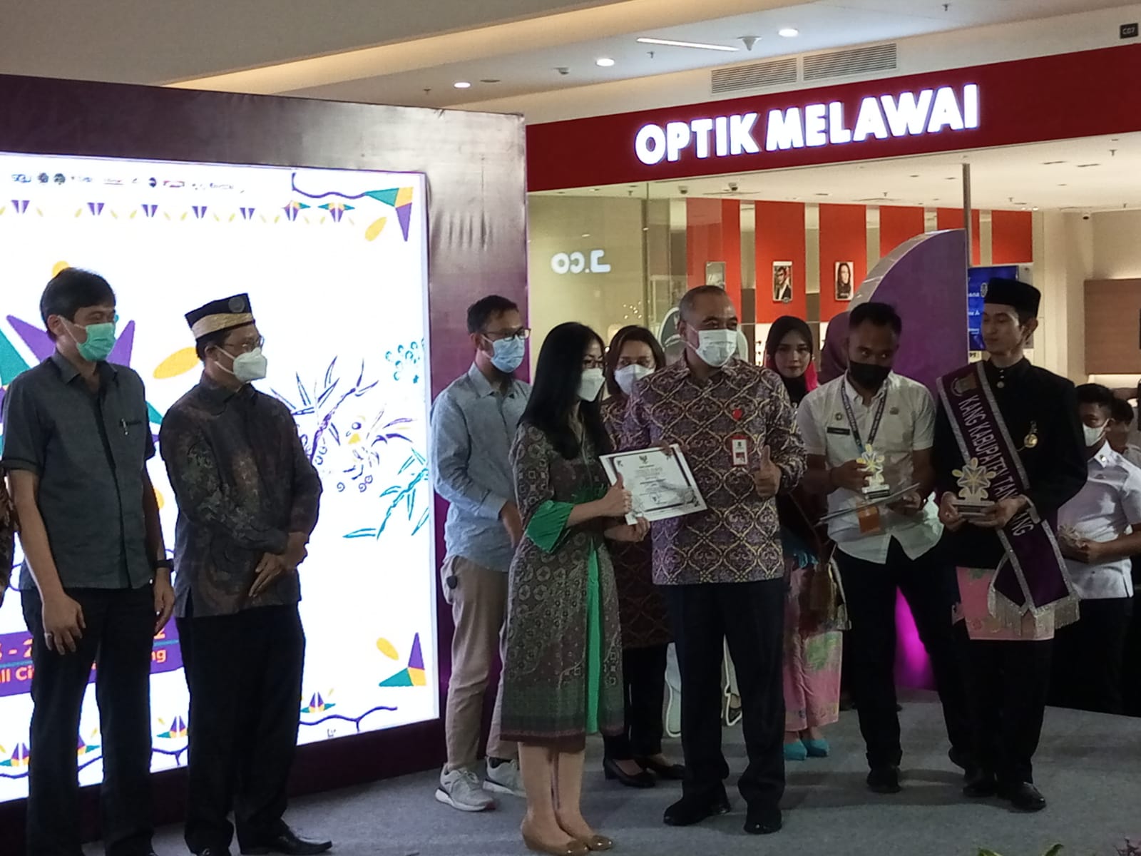 Kembangkan Inkubator Bisnis dan Digital Marketing Center UMKM, SGU Raih Penghargaan dari Pemkab Tangerang