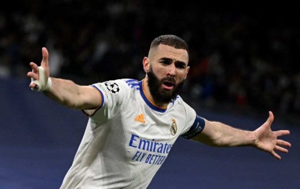Karim Benzema menyamai rekor Ronaldo.