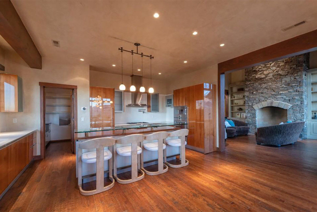 Pasangan Selebritas Ini Jual Properti Rp56 Miliar