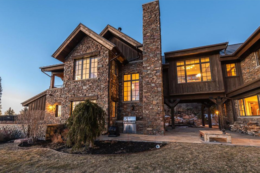 Pasangan Selebritas Ini Jual Properti Rp56 Miliar