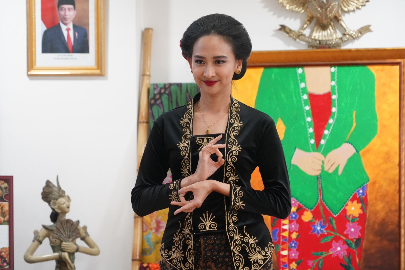 Kebaya Indonesia Pamerkan Pesonanya di Hadapan Masyarakat ASEAN di Beijing